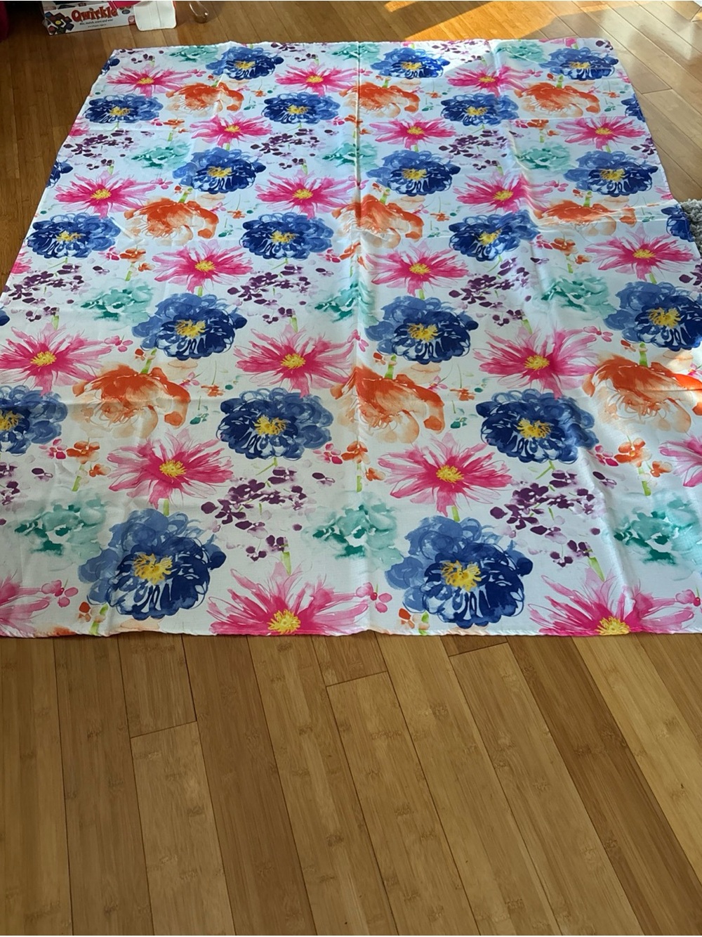NWOT Floral Watercolor Tablecloth - Multi-Color Easy Care